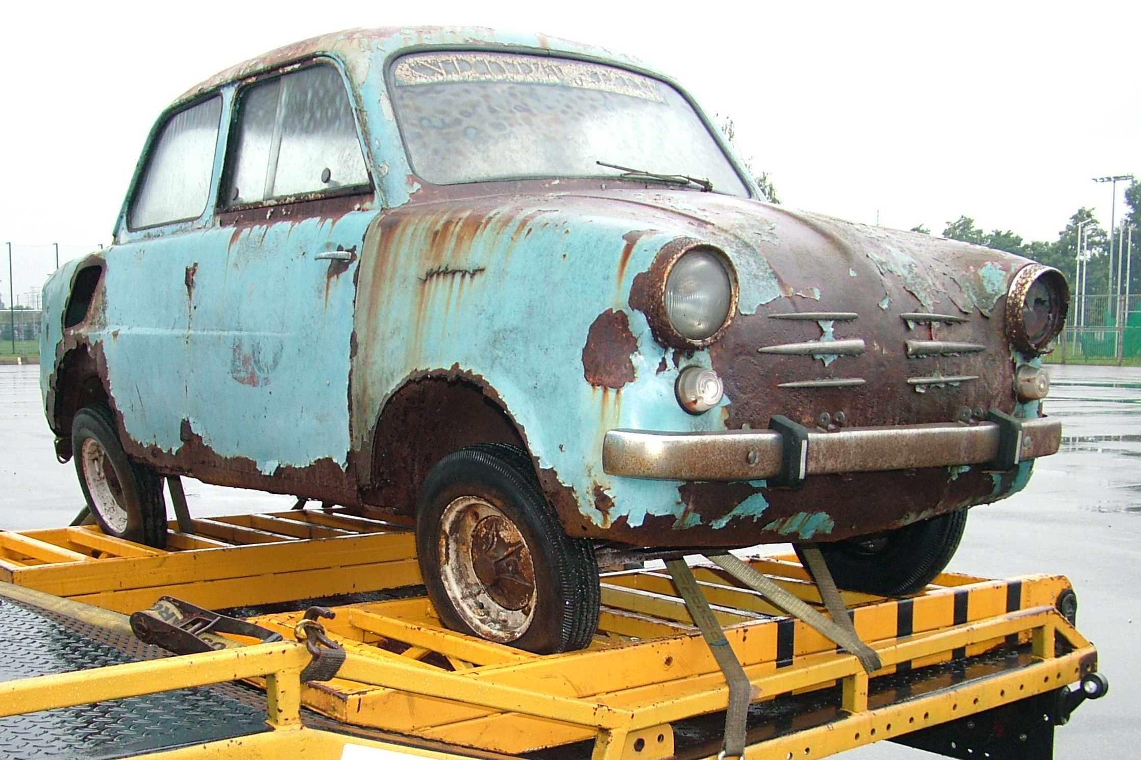 Mister 77 na lawecie, opis prawego boku